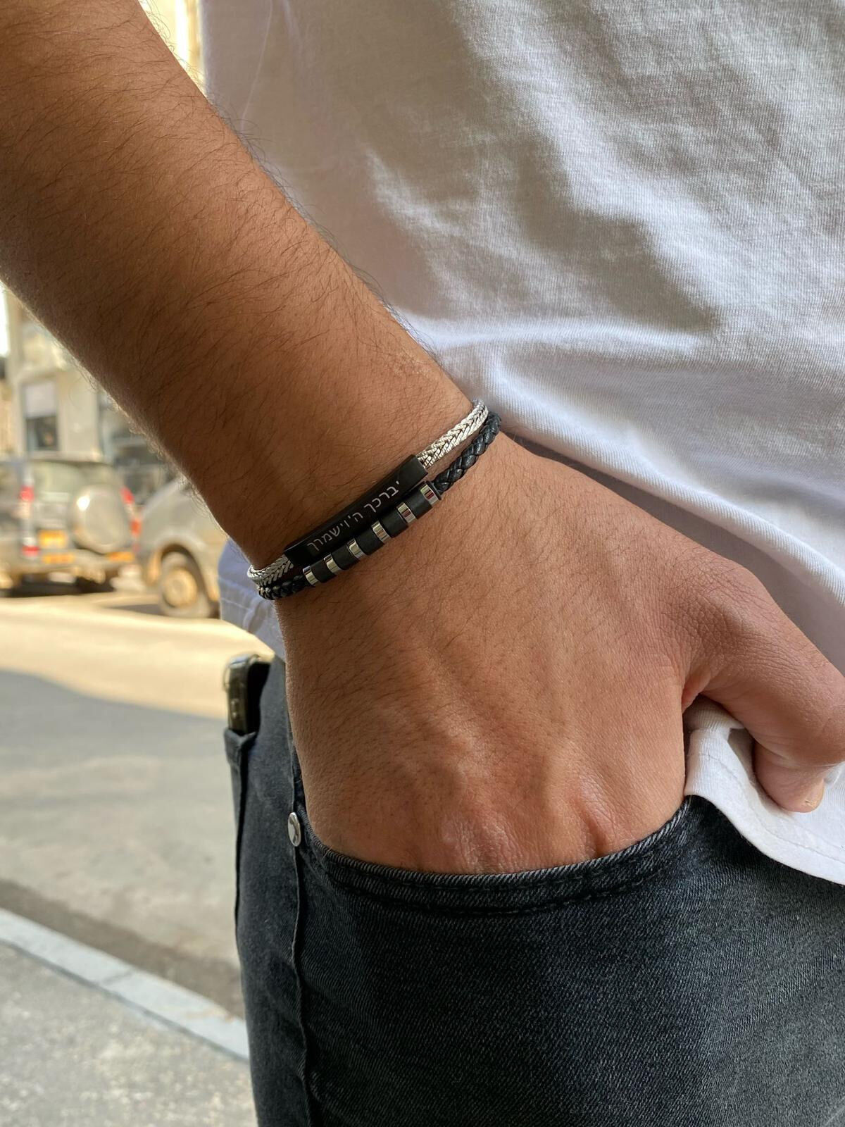 צמיד קשיח יברכך ה' בשילוב רצועת עור צמיד קשיח יברכך ה' בשילוב רצועת עור